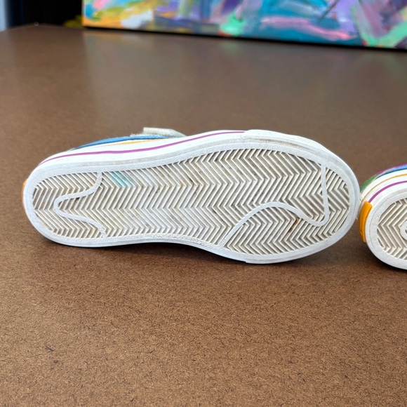 Nike Kids White Sneakers with Blue and Purple Accents - Picture 9 of 12